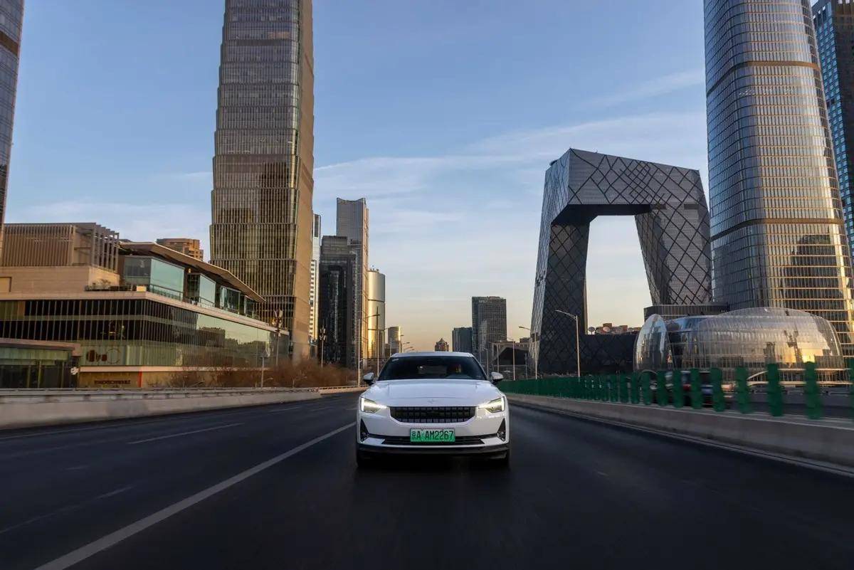 华为黄金版手机报价
:【e汽车】探纯粹美学 享从容驾趣，极星都市微旅行静赏北京冬韵
