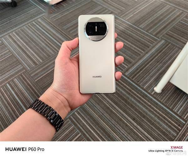 360手机:华为Mate X3不仅比iPhone更轻：规格也没缩水 遥遥领先友商