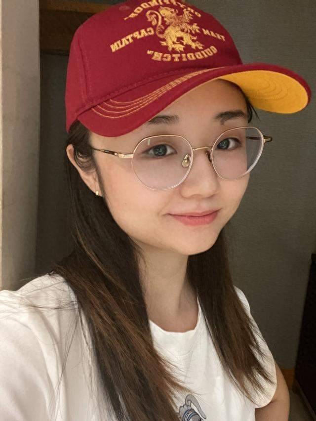柯洁夺得银牌，赛后称从未如此遗憾，解说“棋手战鹰”发文鼓励：没能带来好运，希望不要气馁
