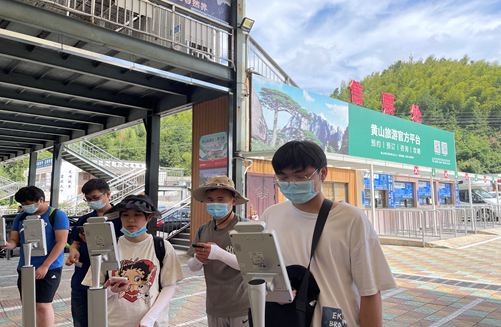 游客丢手机归还新闻乘客丢失手机民警帮其找回